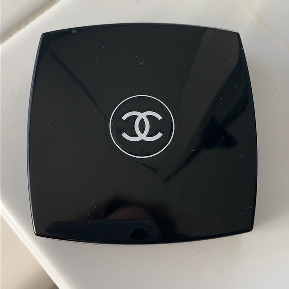CHANEL Other - Chanel highlighter